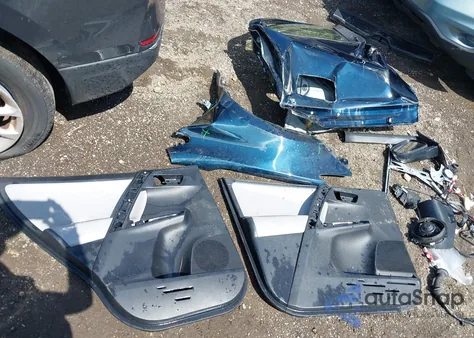 2018 Toyota Rav4 Xle z USA, uszkodzony, nr VIN JTMRFREV8JD235352